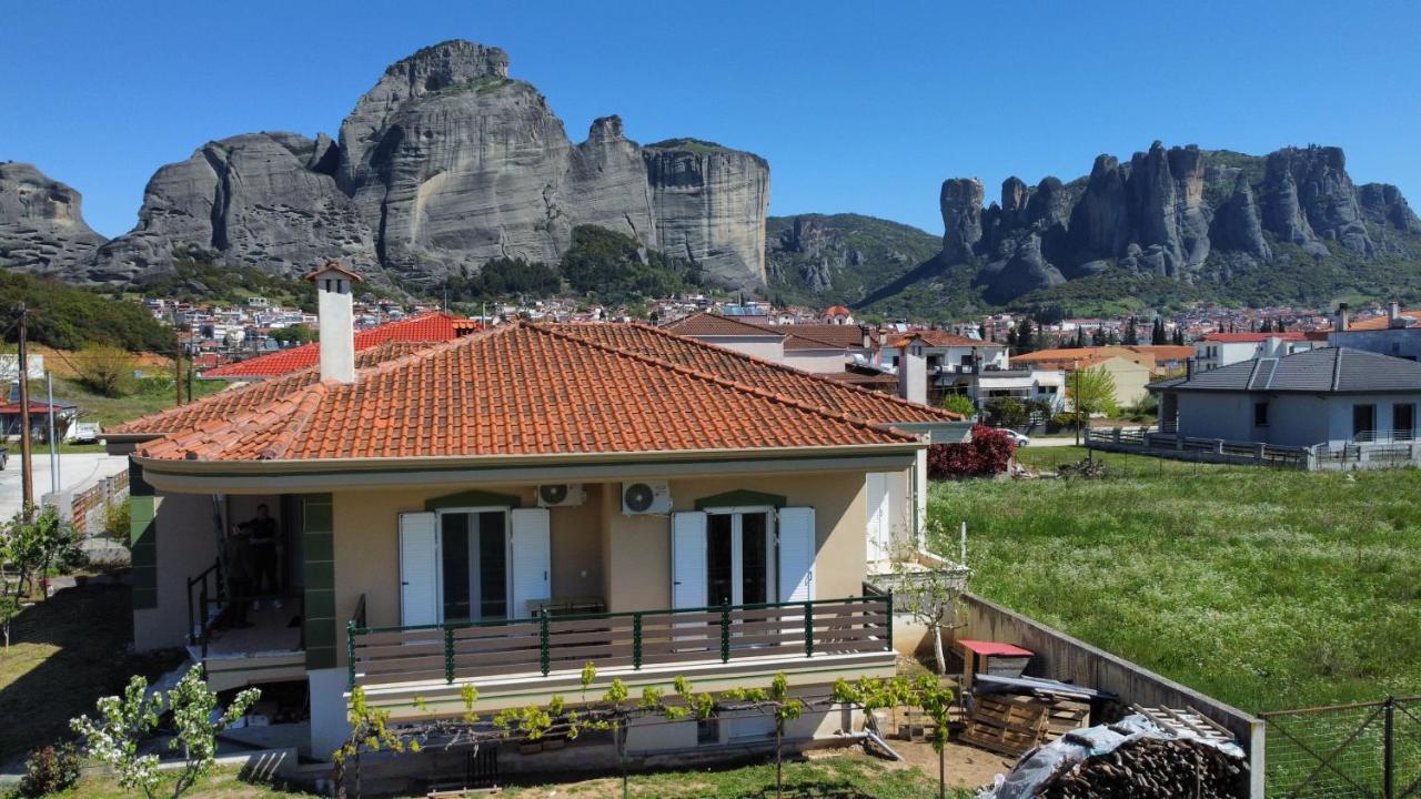 Georgia'S Guesthouse Kalampáka Buitenkant foto